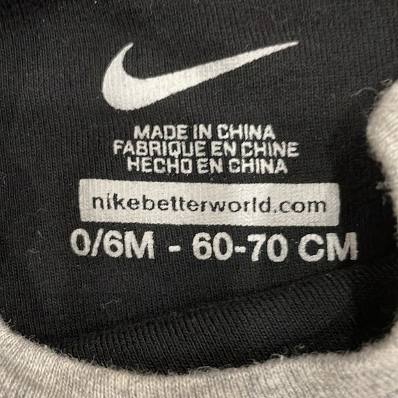 Nike black and white baby bodysuit - Picture 3 of 3